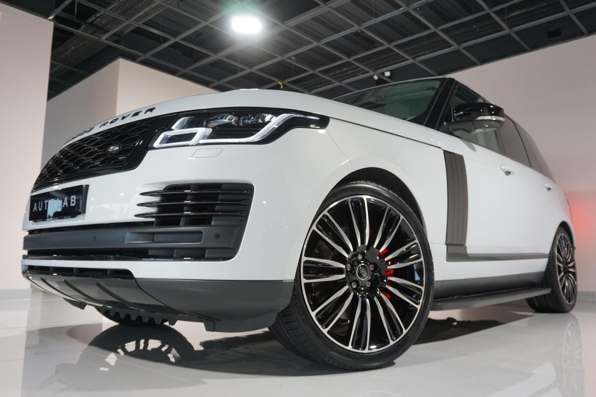 Land Rover Range Rover 2.0 P400e 13.1kWh Vogue SUV 5dr Petrol Plug-in Hybrid Auto 4WD Euro 6 (s/s) (404 ps)